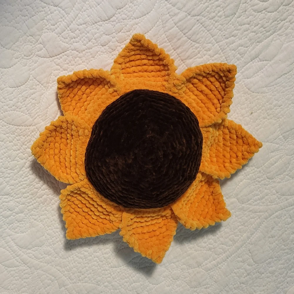 Hand Crafted Knit Sunflower Accent Pillow  Maize and Brown - Picture 6 of 6